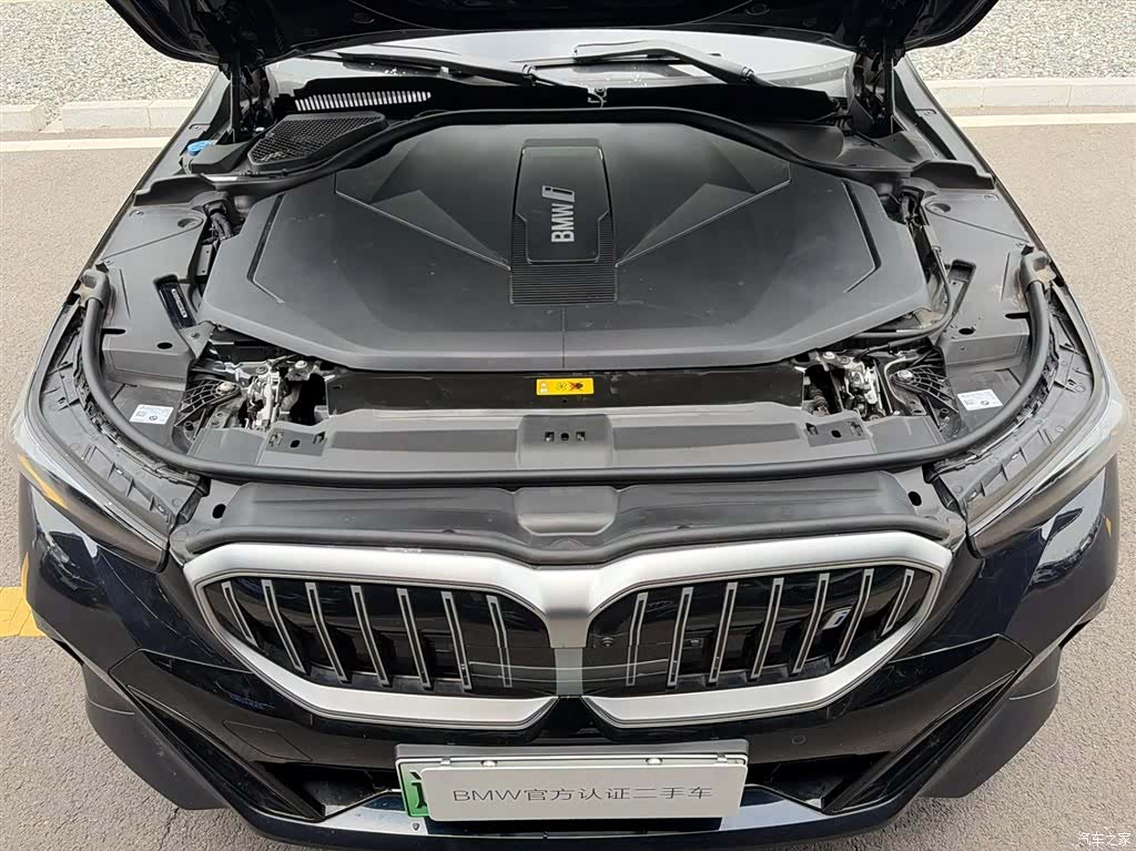 BMW i5, 2025 8