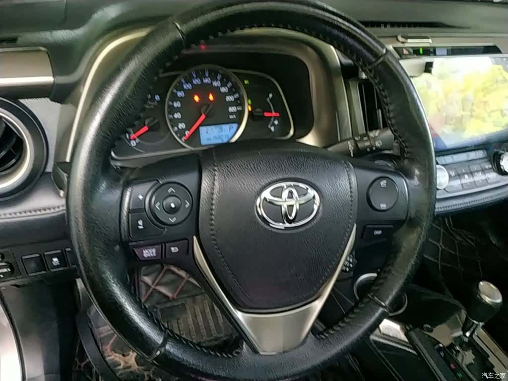 Toyota RAV4, 2014 11