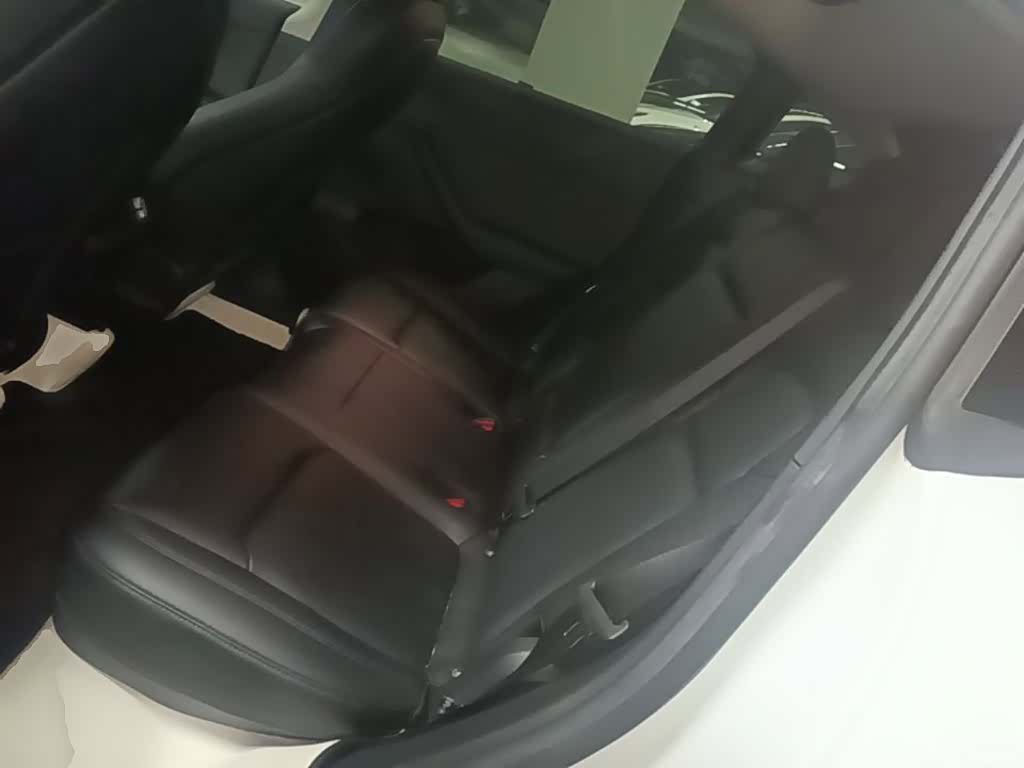 Tesla Model Y, 2023 17