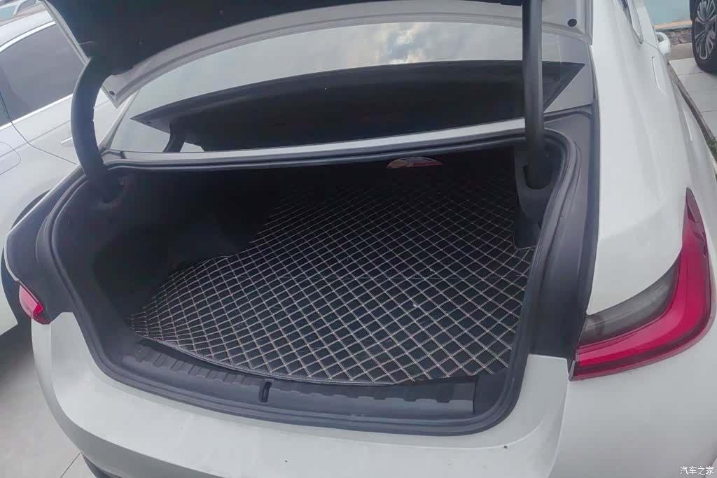 BMW i3, 2023 4