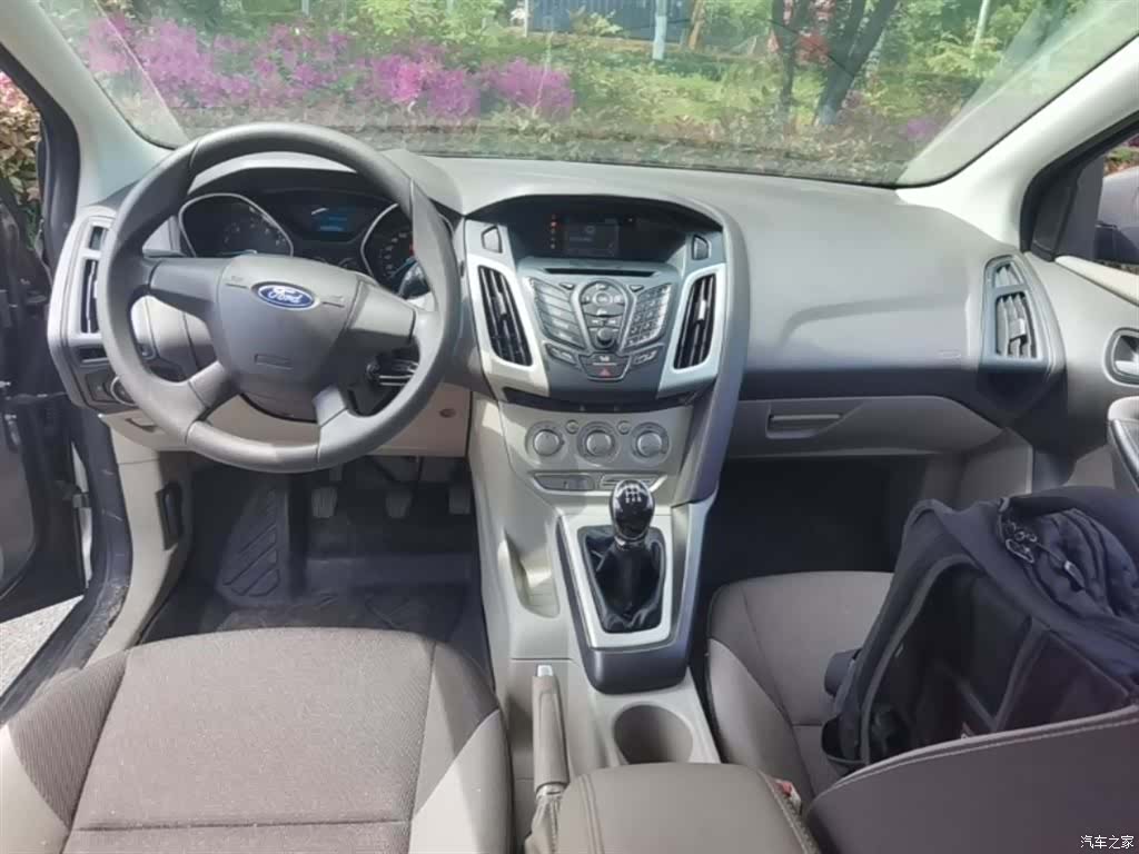 Ford Focus, 2015 10