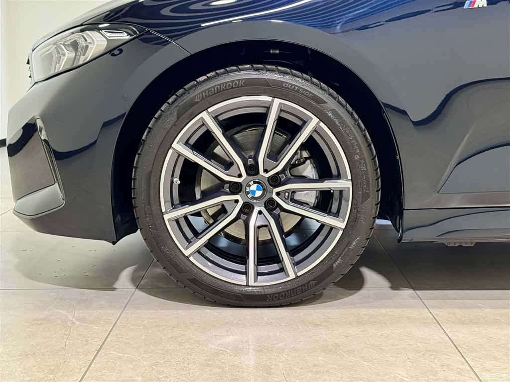BMW 3 Series, 2025 10