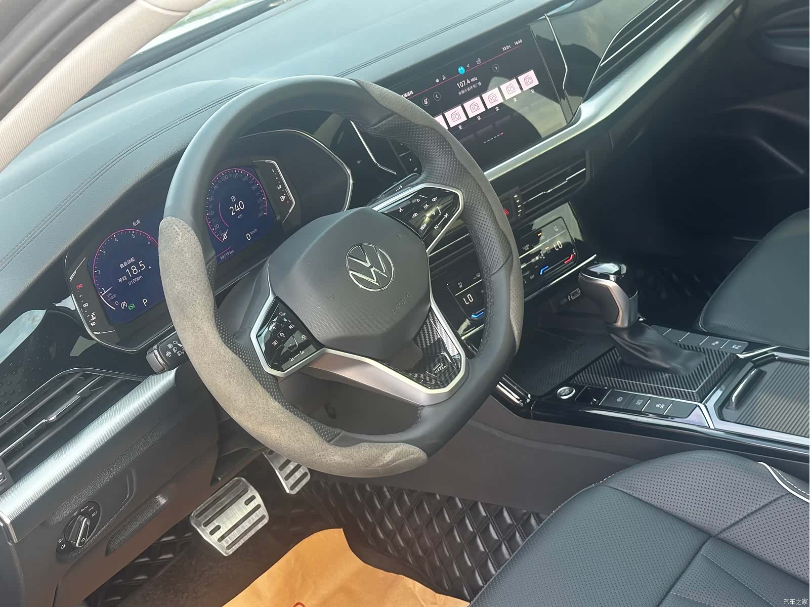 Volkswagen Passat, 2023 все фото
