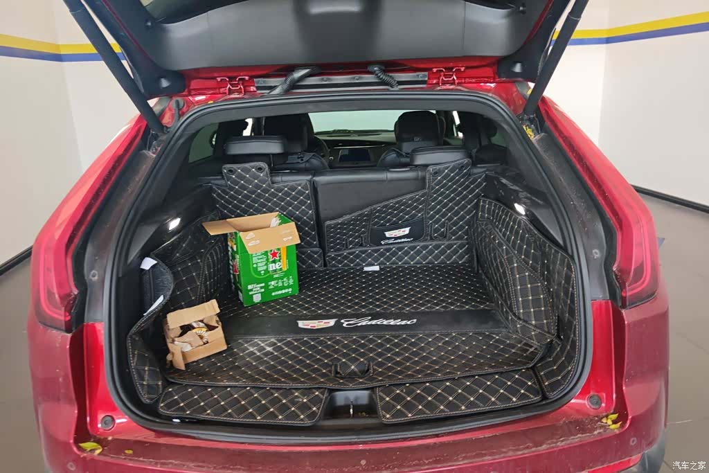 Cadillac XT4, 2022 4