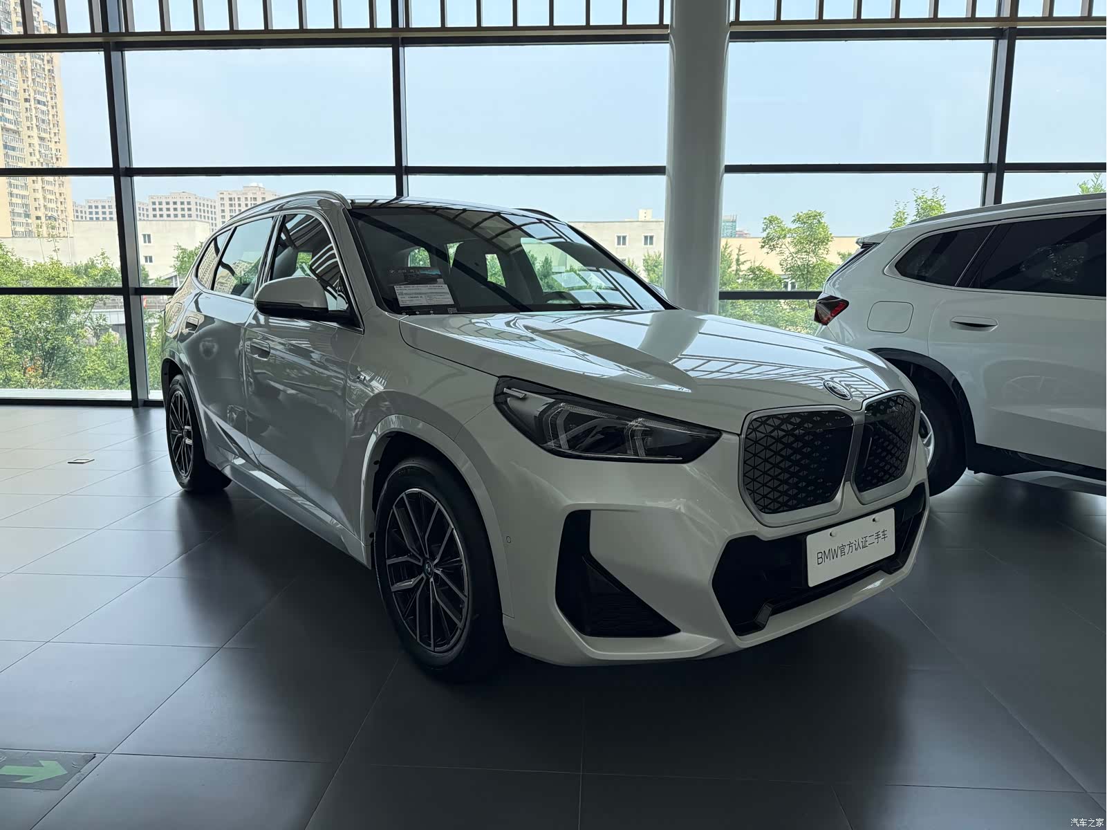 BMW iX1, 2025 1