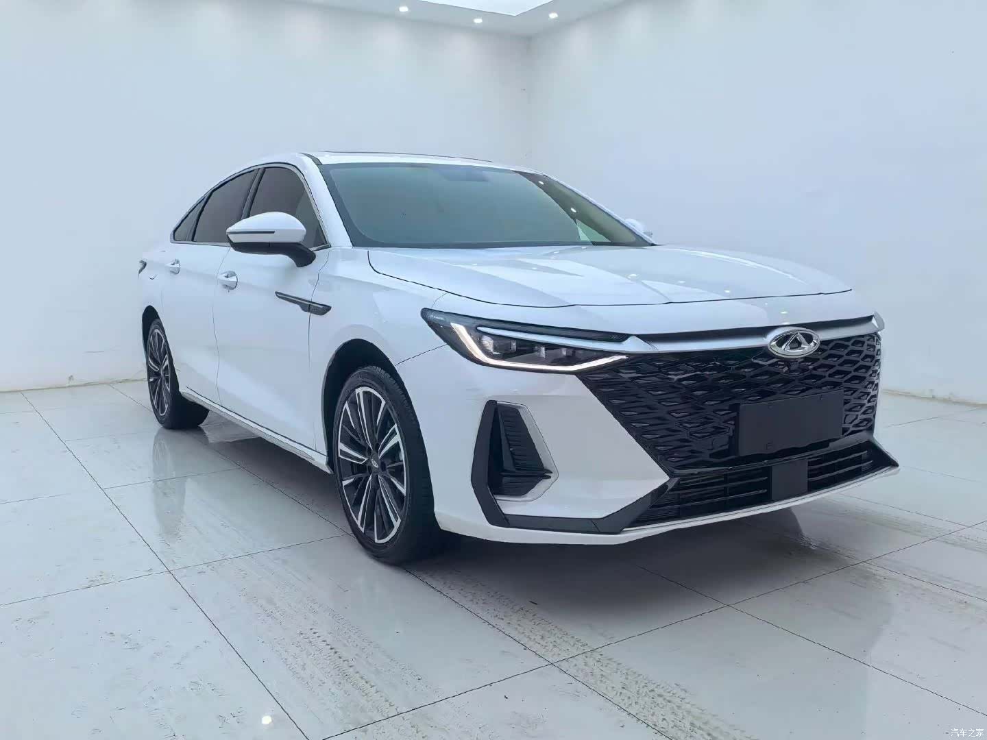 Chery Arrizo 8, 2024 3