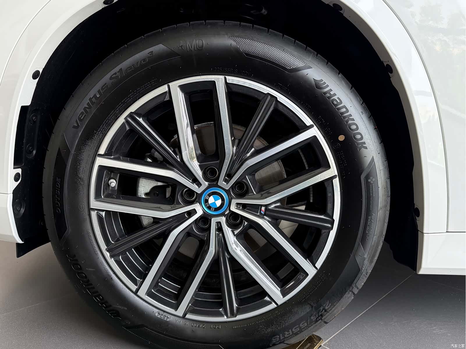 BMW iX1, 2025 10