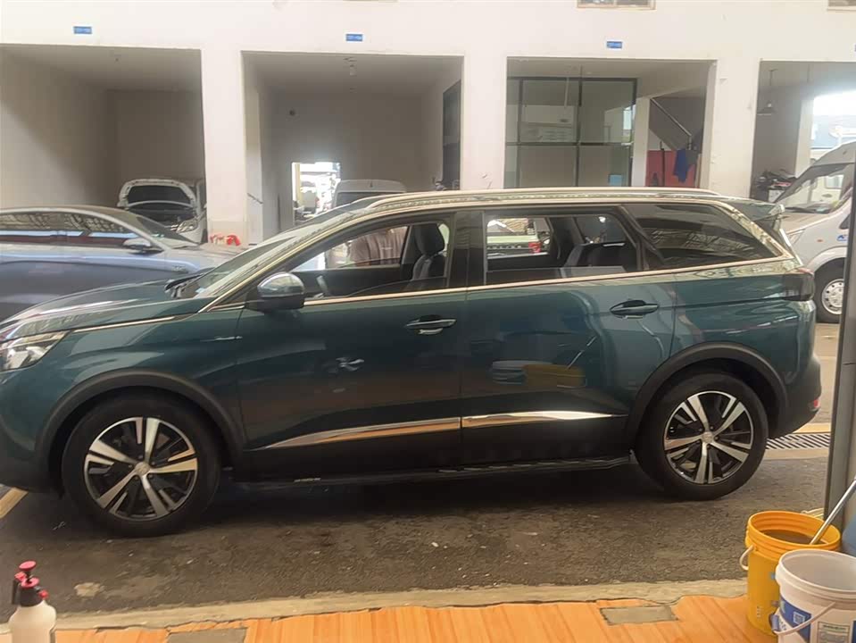 Peugeot 5008