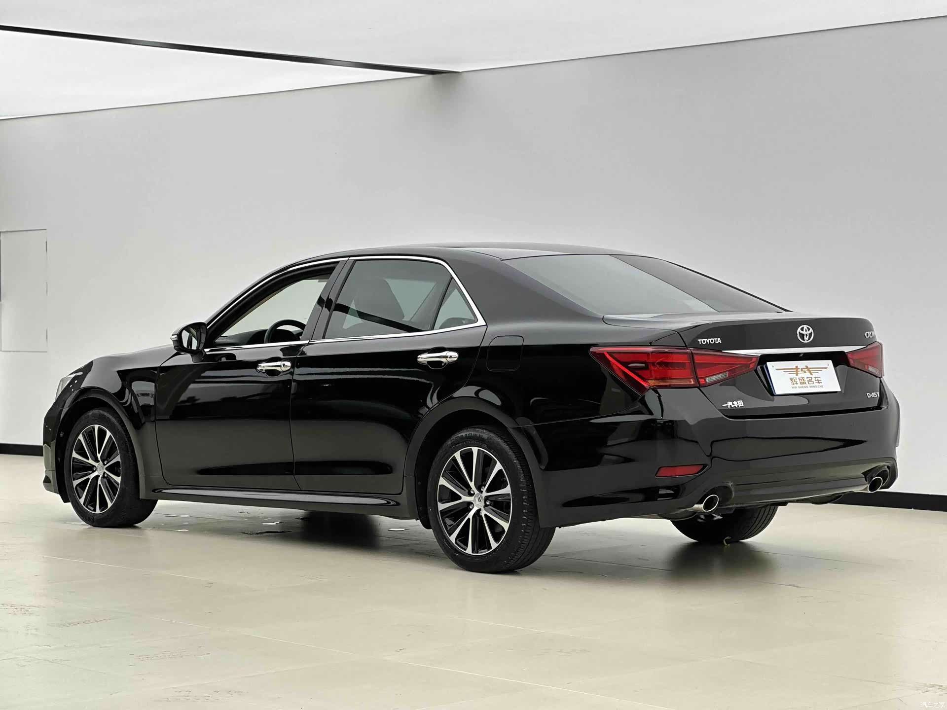 Toyota Crown, 2018 8