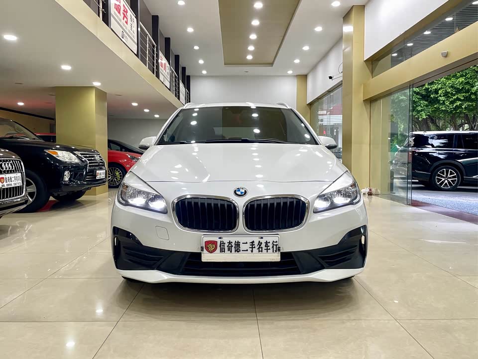BMW 2 series multifunctional station wagon