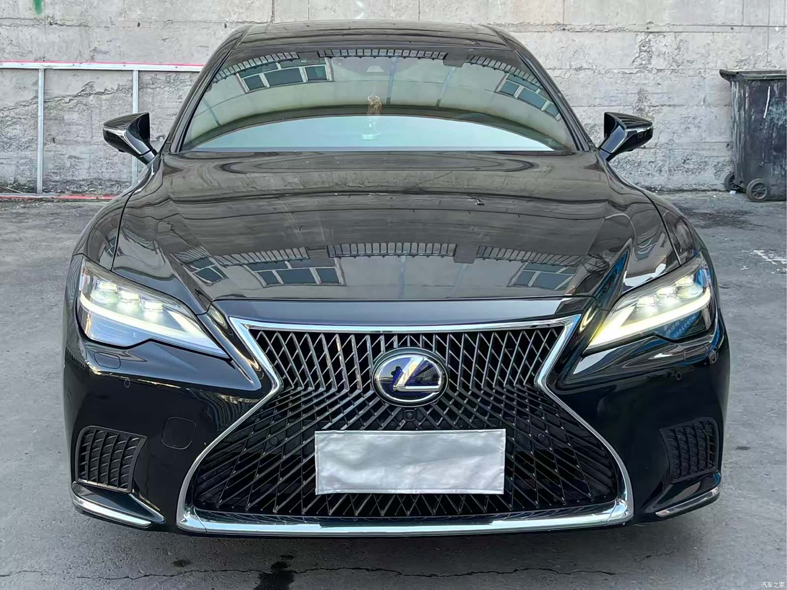 Lexus LS