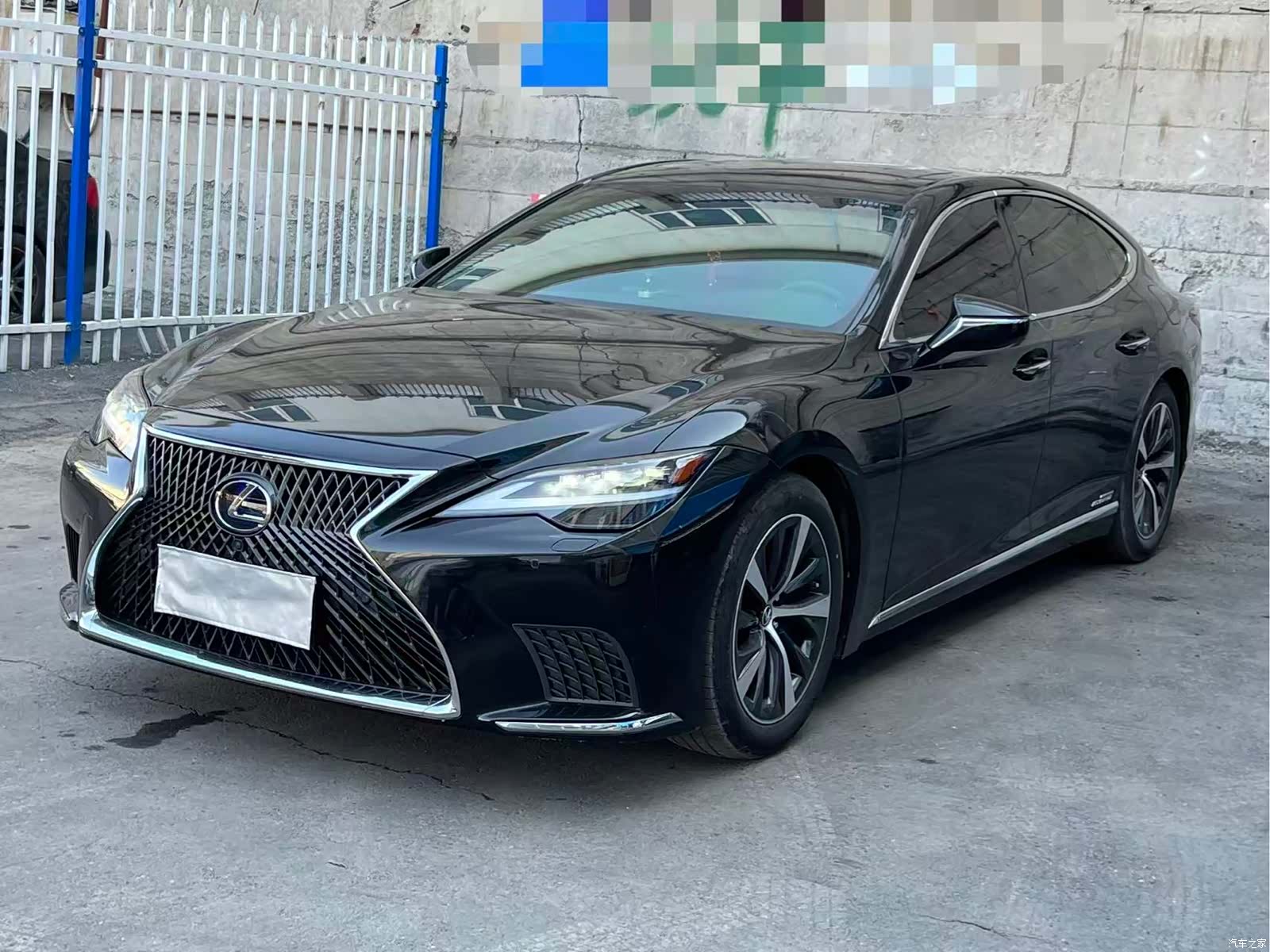 Lexus LS, 2023 2