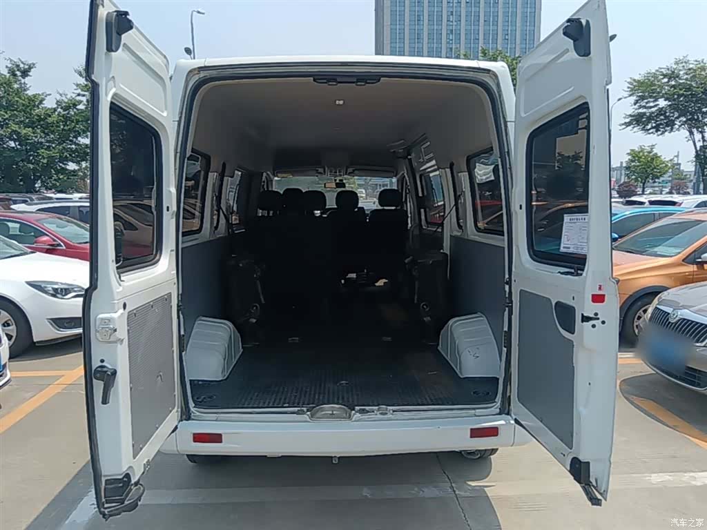 Maxus V80, 2022 19
