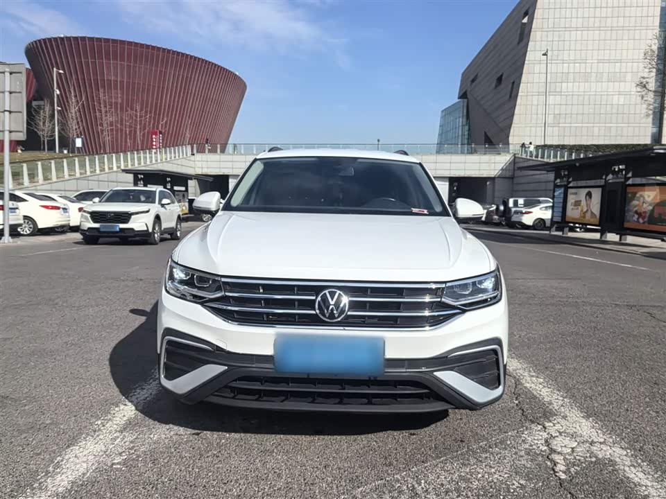 Volkswagen Tiguan L