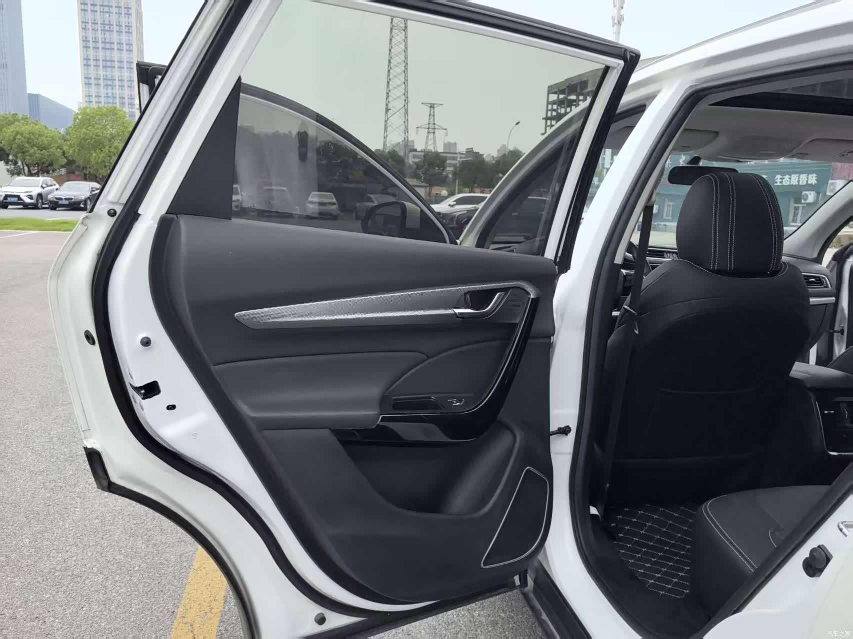 DongFeng AX7, 2020 17