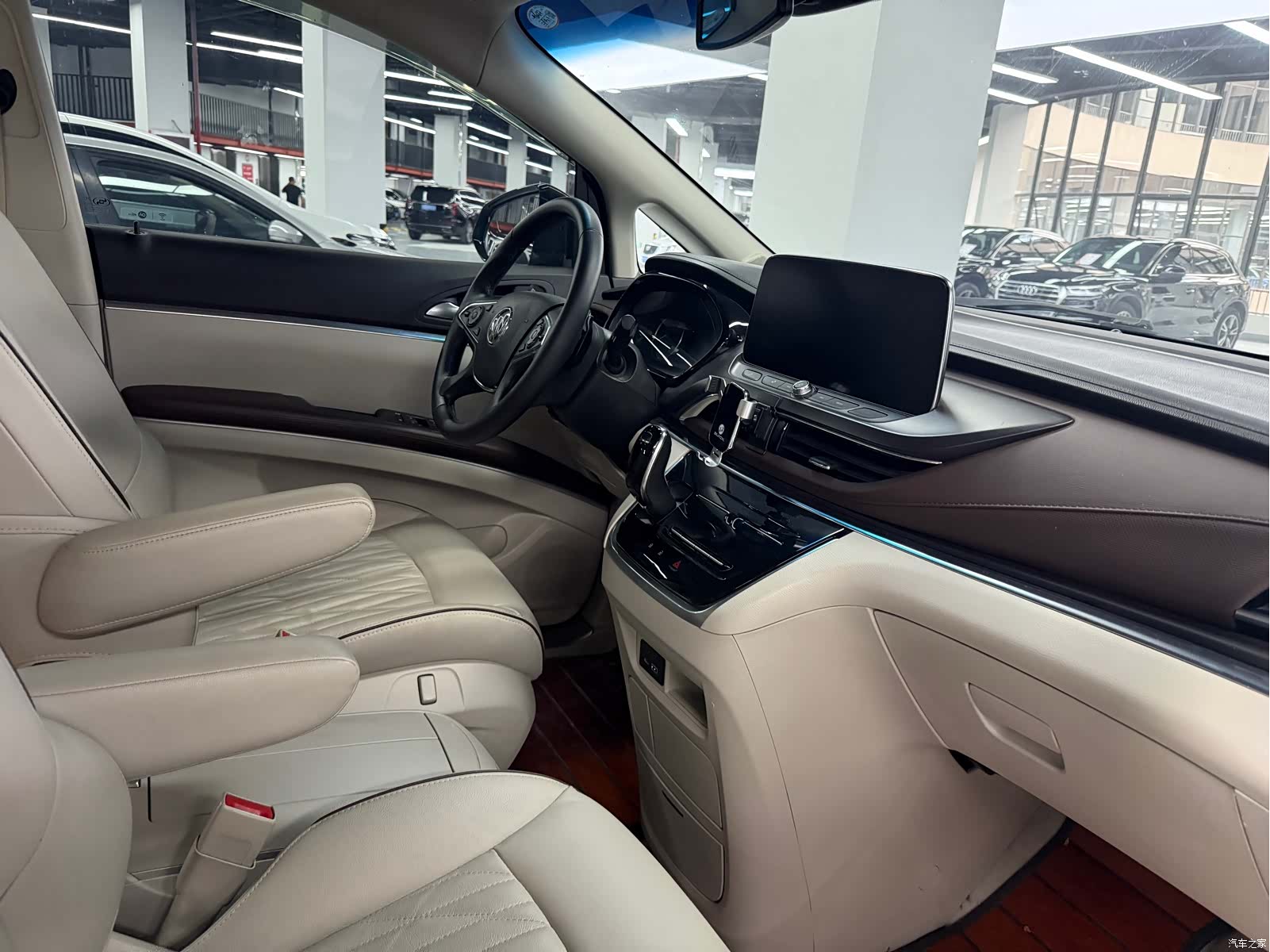 Buick GL8, 2021 7