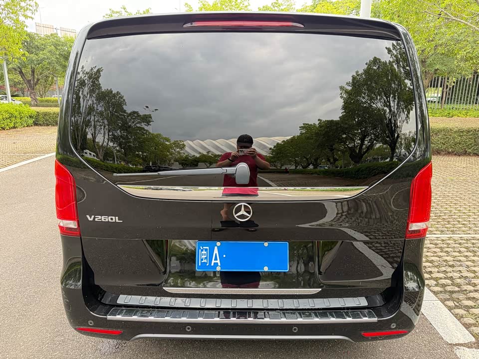 Mercedes-Benz V-class