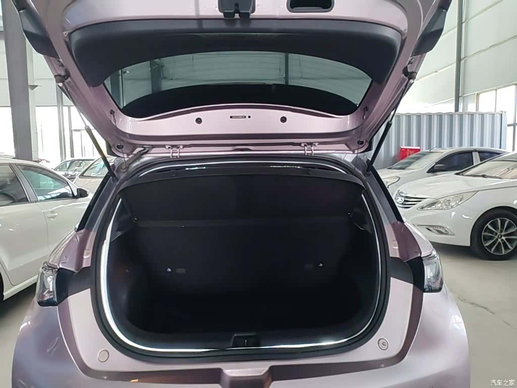 BYD Dolphin, 2022 19