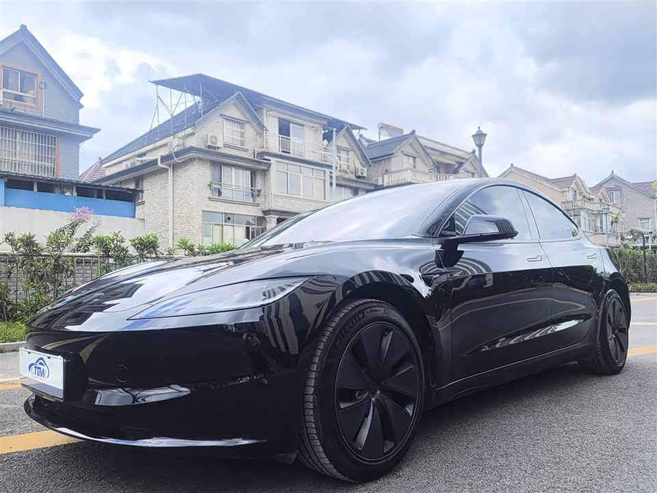 Tesla Model 3 Tesla Model 3