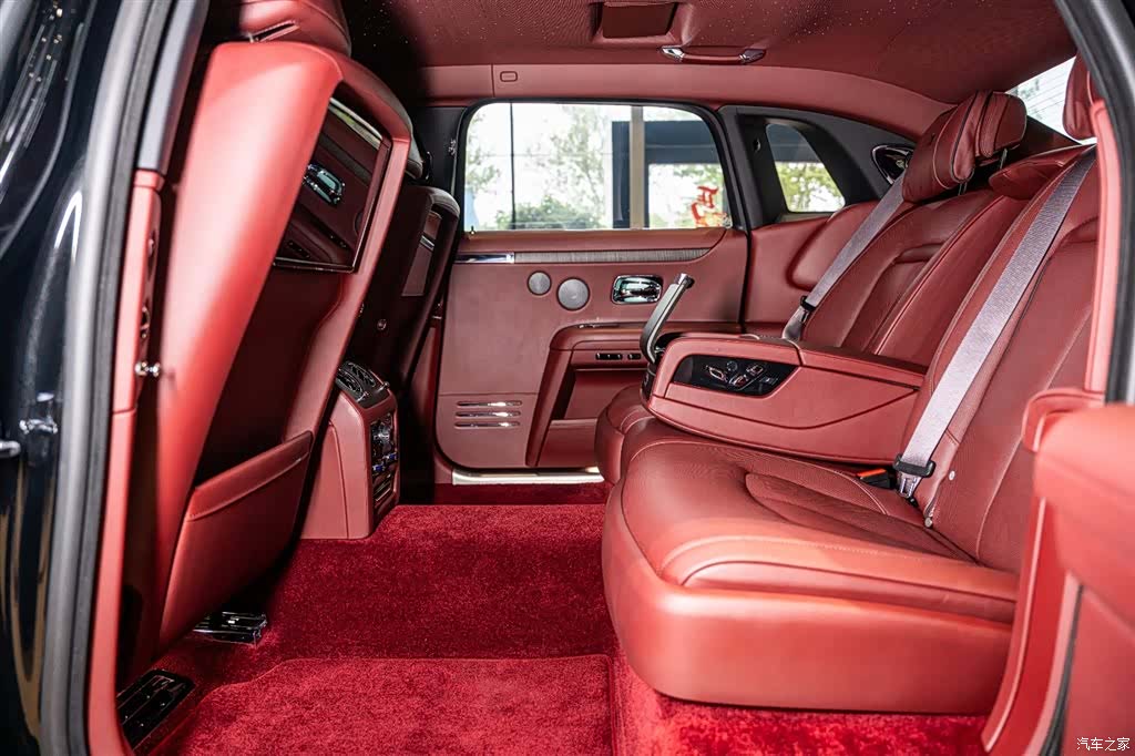 Rolls-Royce Ghost, 2022 12