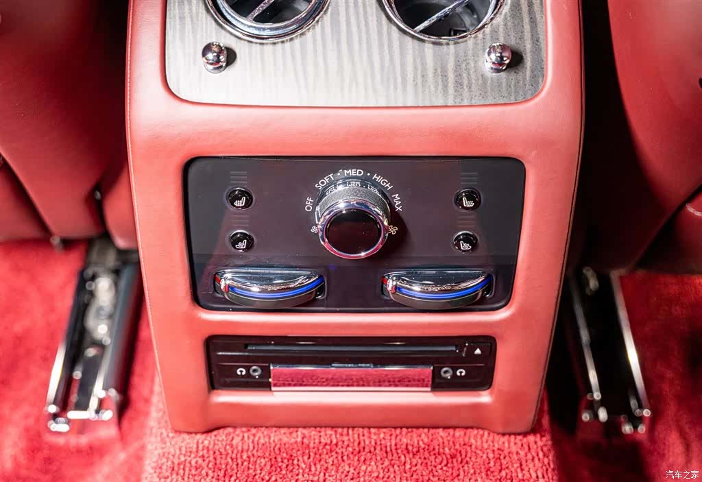 Rolls-Royce Ghost, 2022 13