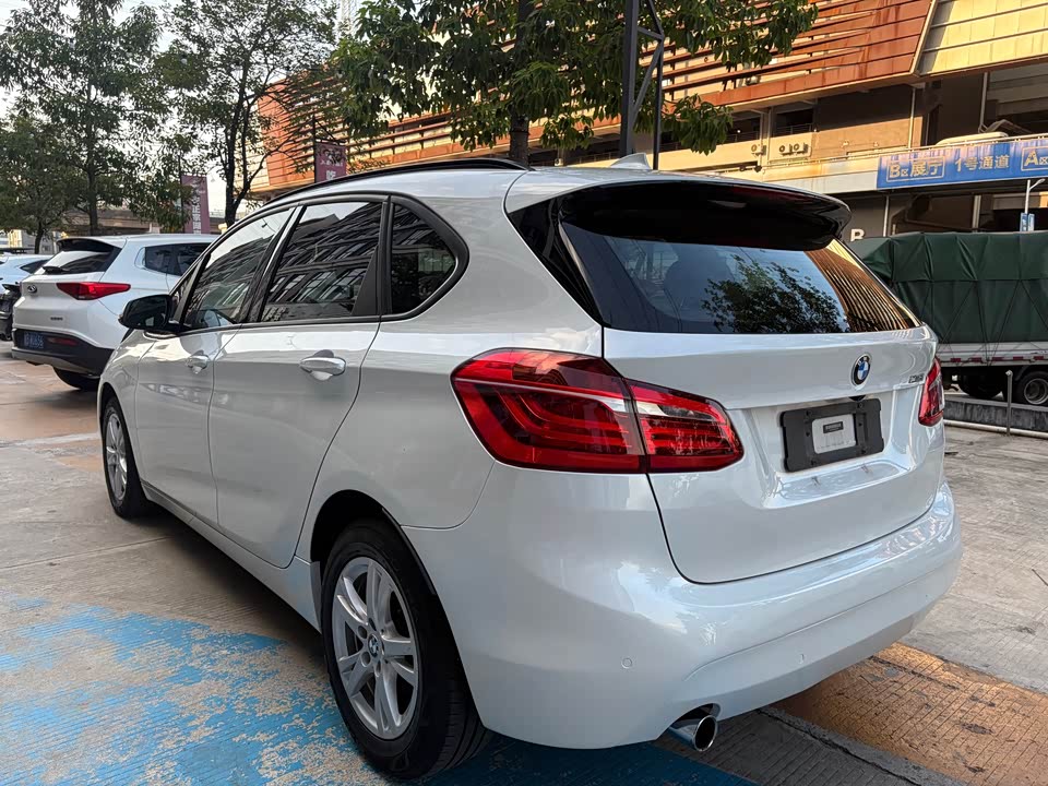 BMW 2 series station wagon