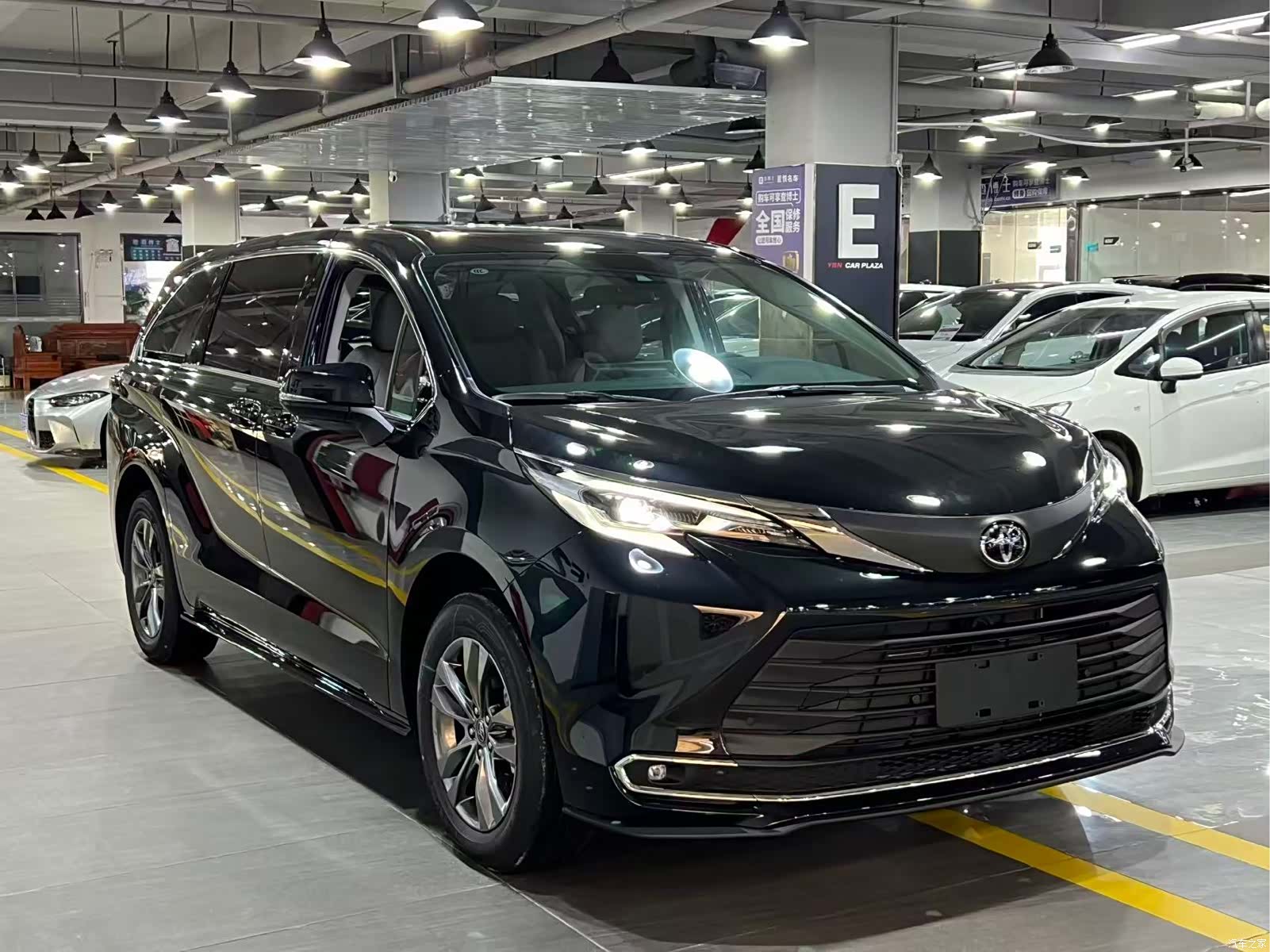 Toyota Sienna, 2026 3