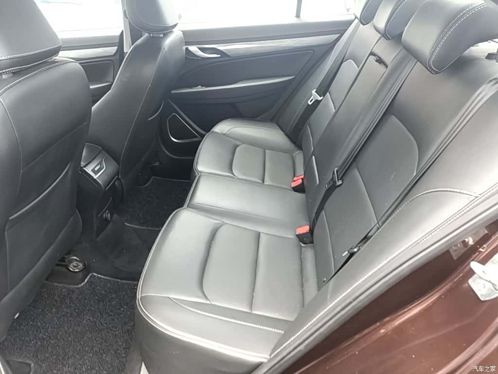Geely Emgrand, 2019 17