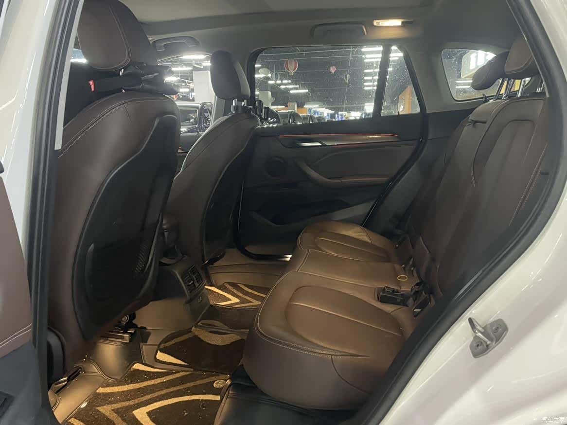 BMW X1, 2019 все фото