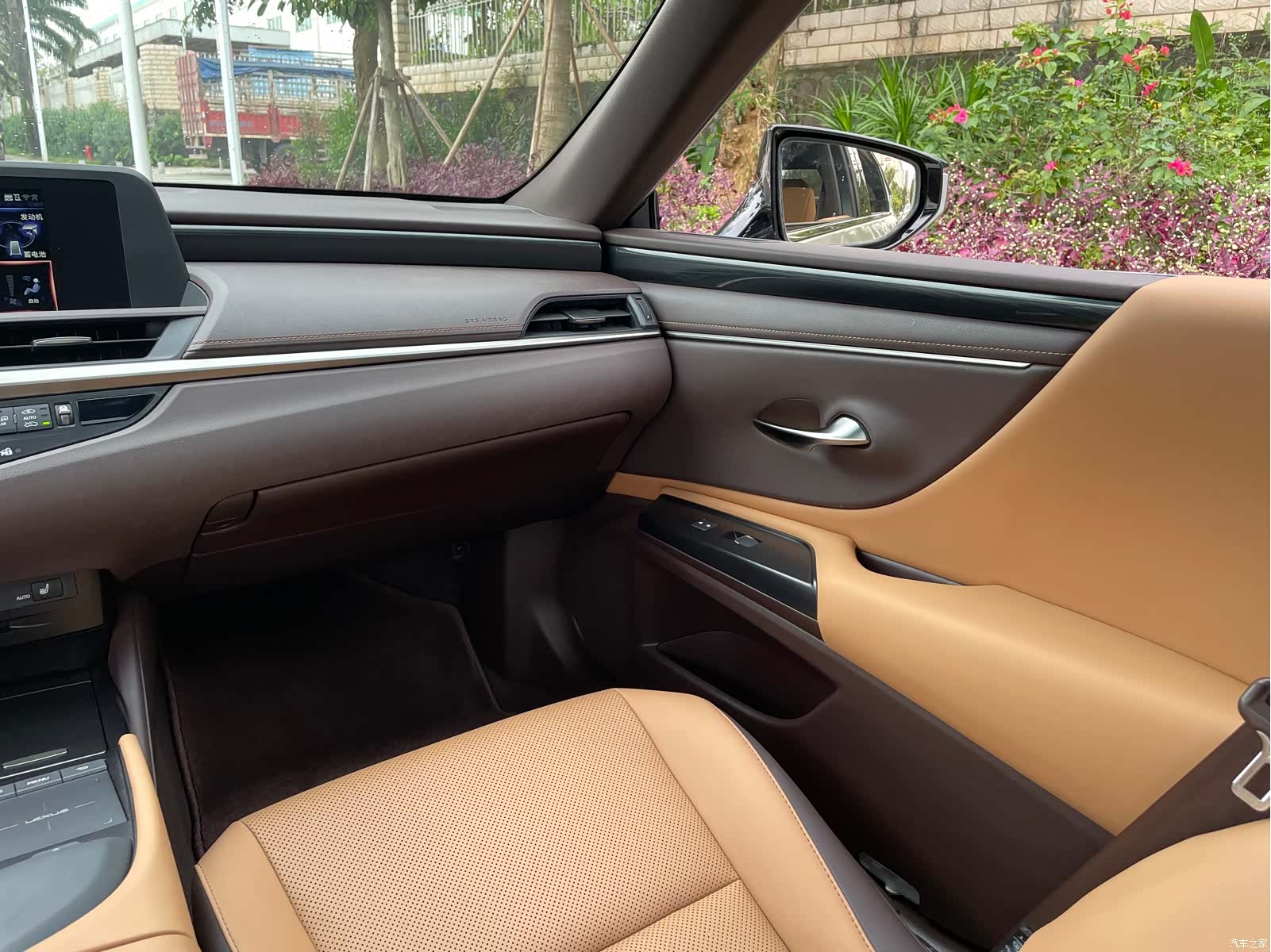 Lexus ES, 2021 15