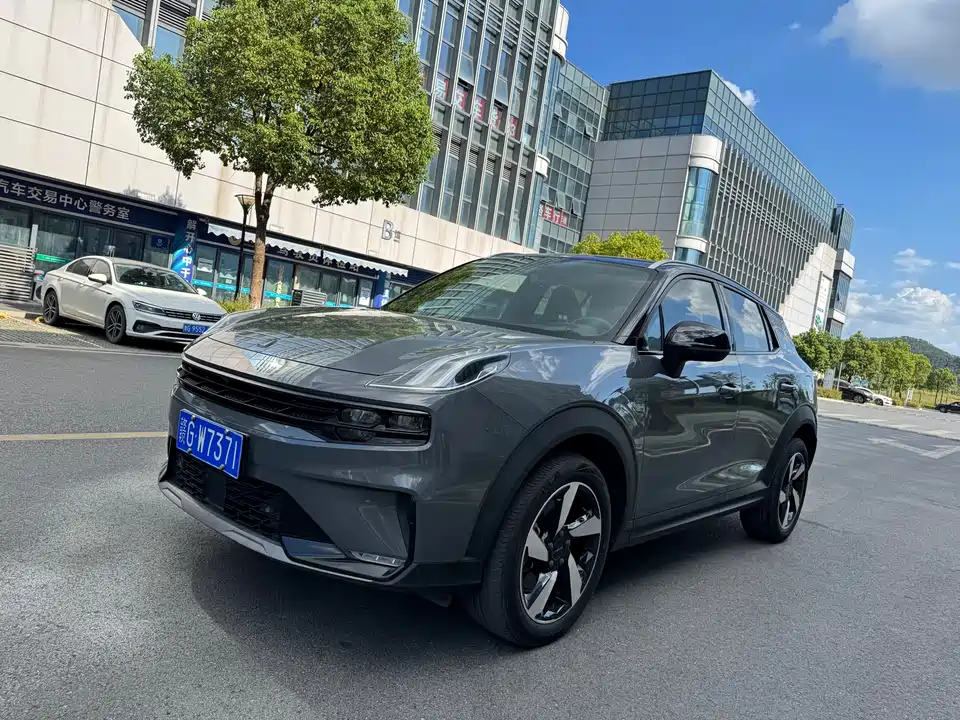 Lynk & Co 06 Lynk & Co 06