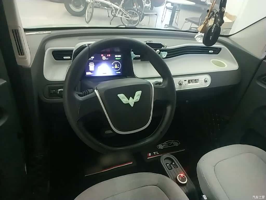 Wuling MINIEV, 2021 10