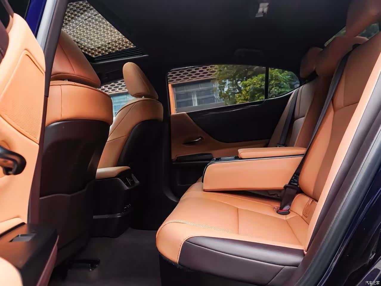 Lexus ES, 2020 11