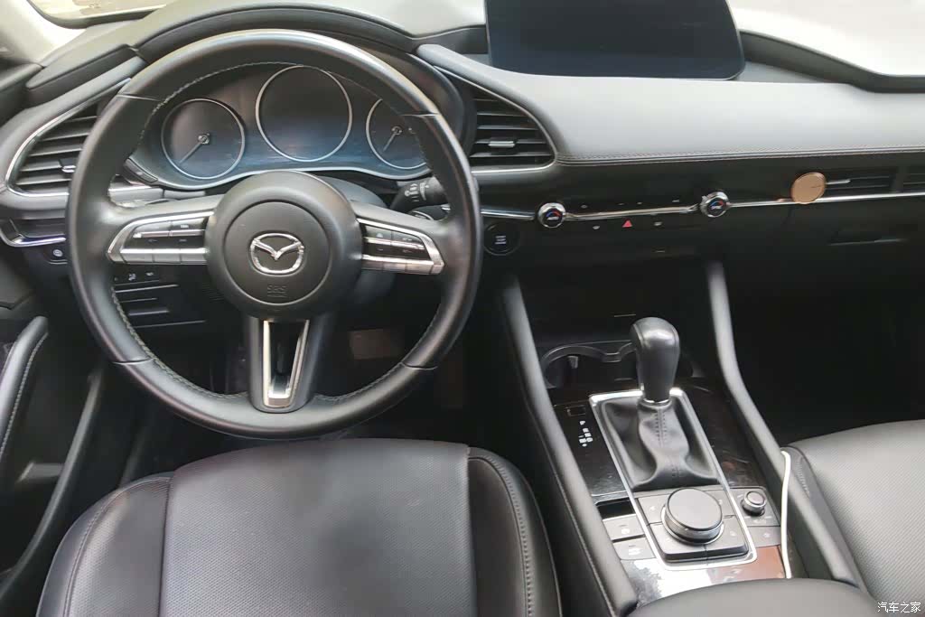 Mazda Mazda3, 2022 12