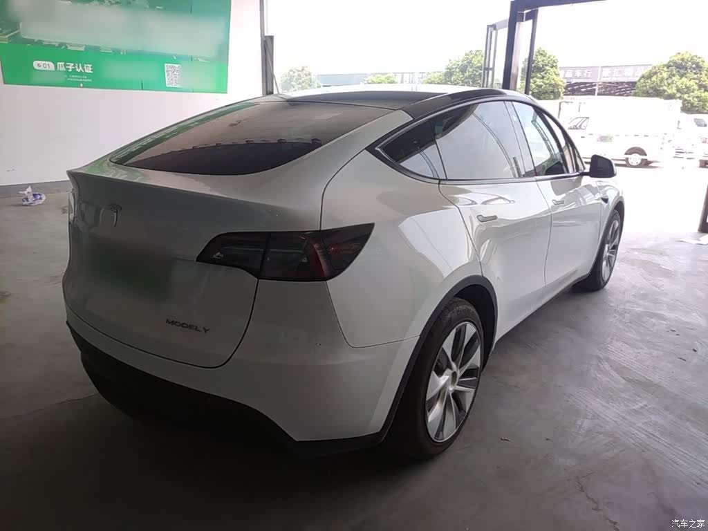 Tesla Model Y, 2022 7
