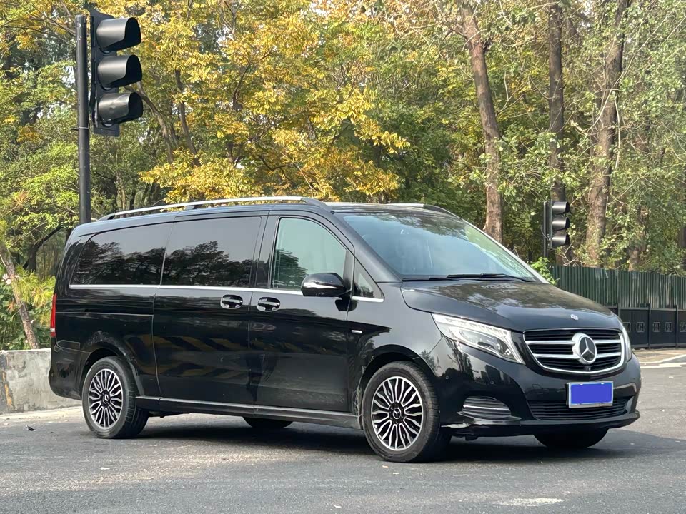 Mercedes-Benz V-class