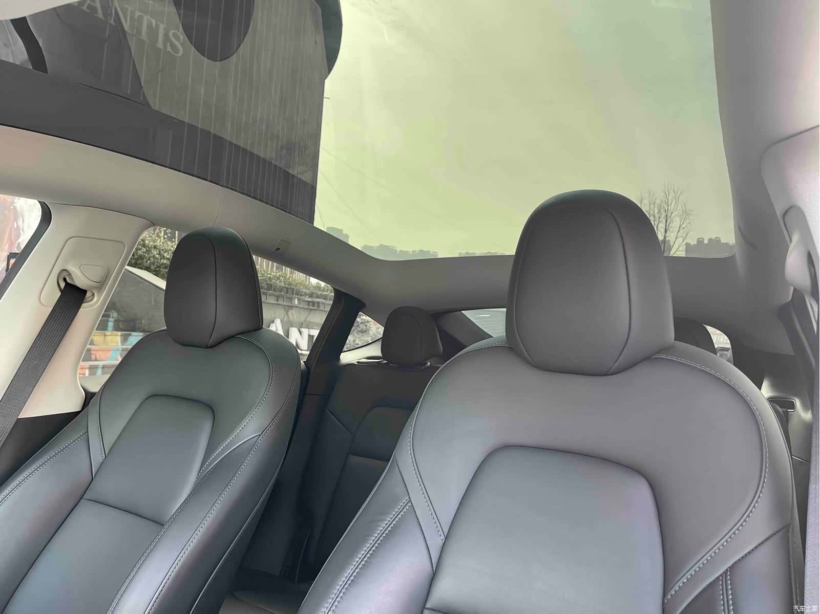 Tesla Model Y, 2023 14