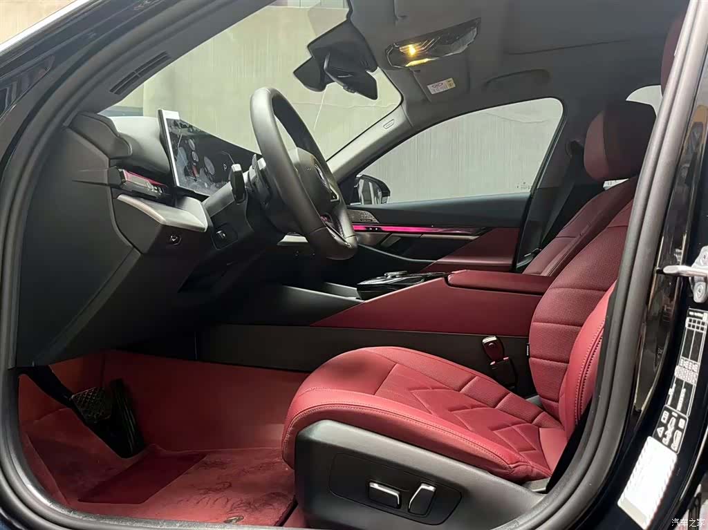 BMW 5 Series, 2025 9