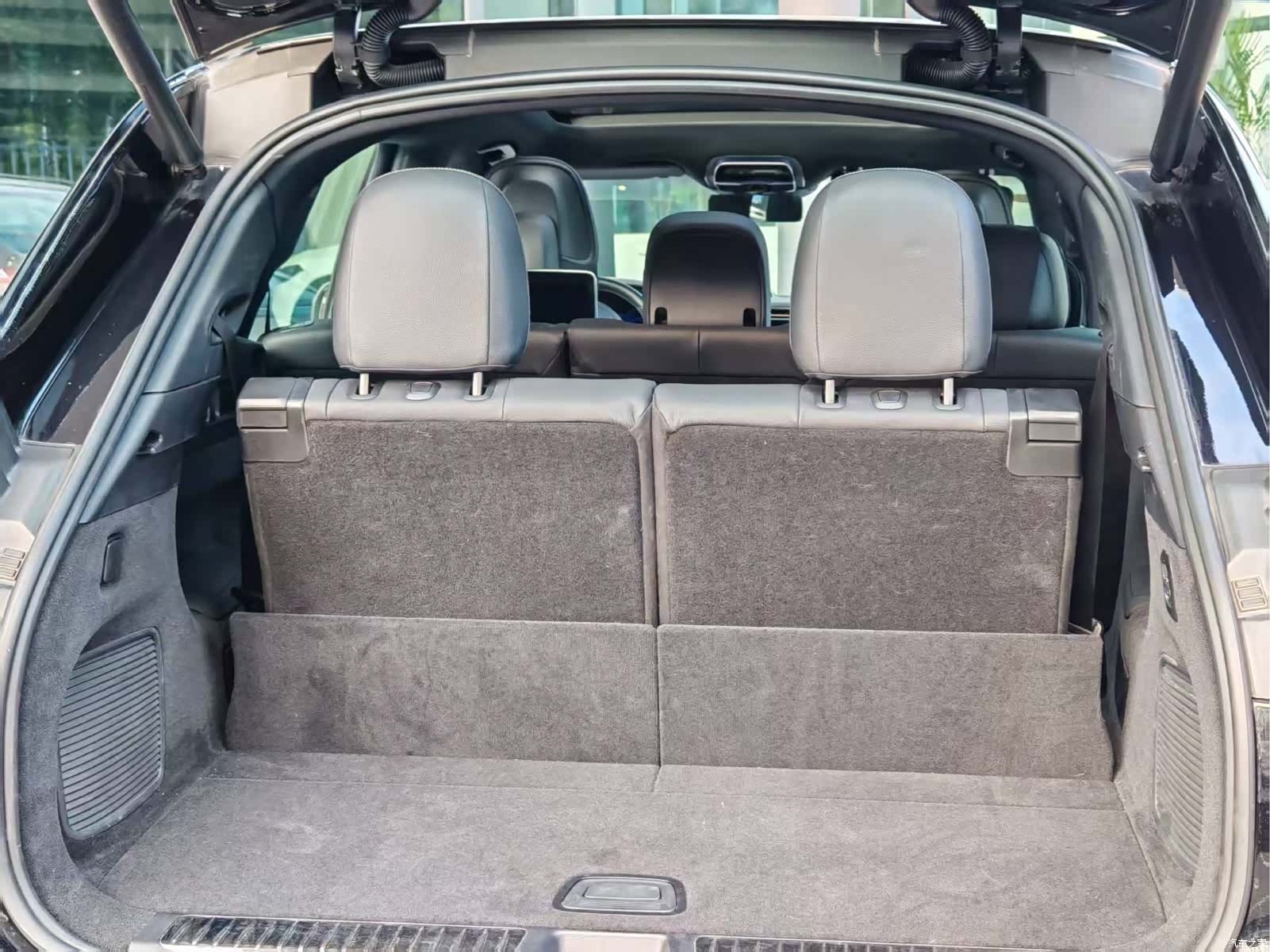 Mercedes-Benz EQS, 2023 13