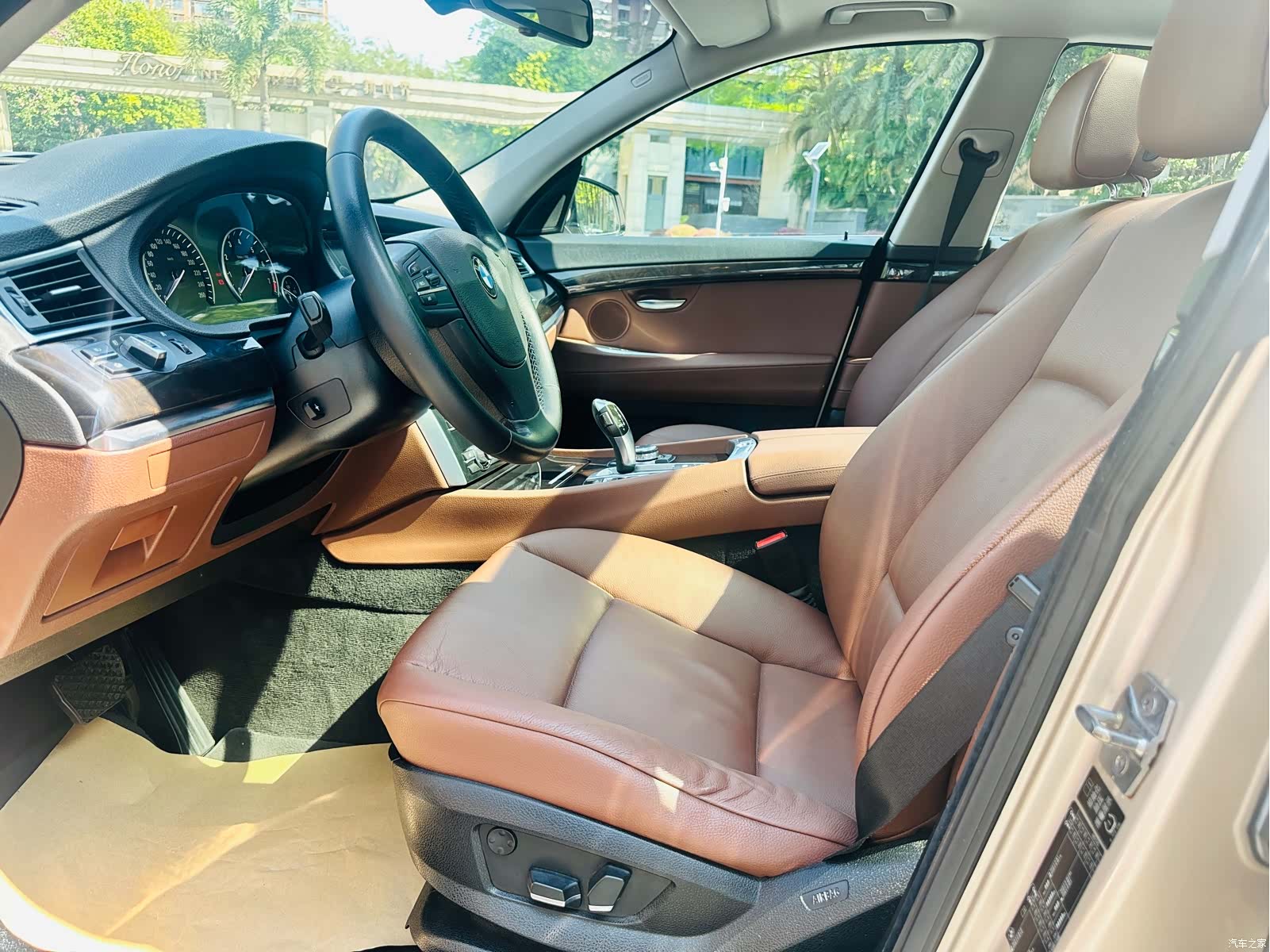 BMW 5 Series, 2011 22