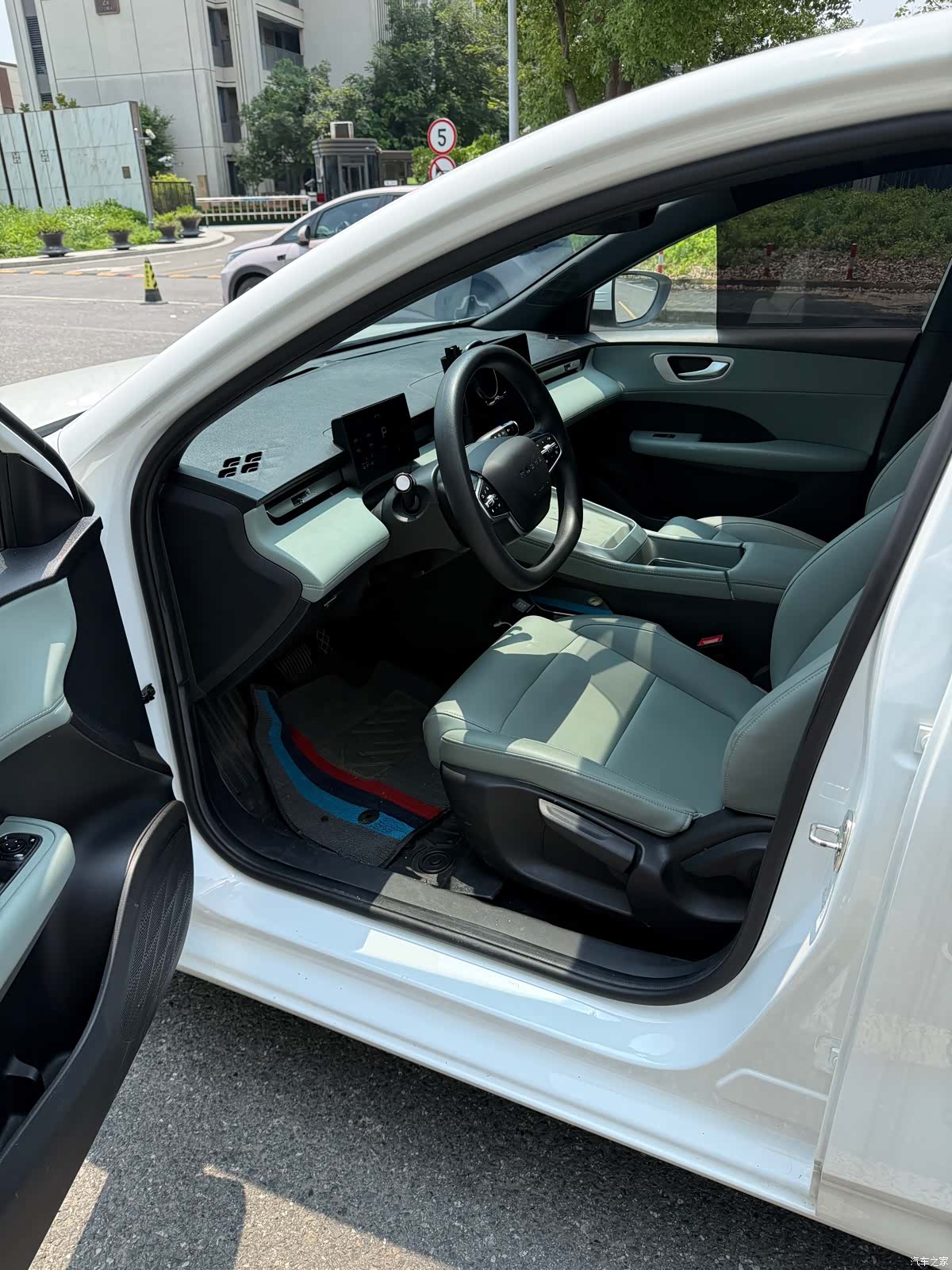 Roewe D6, 2025 6