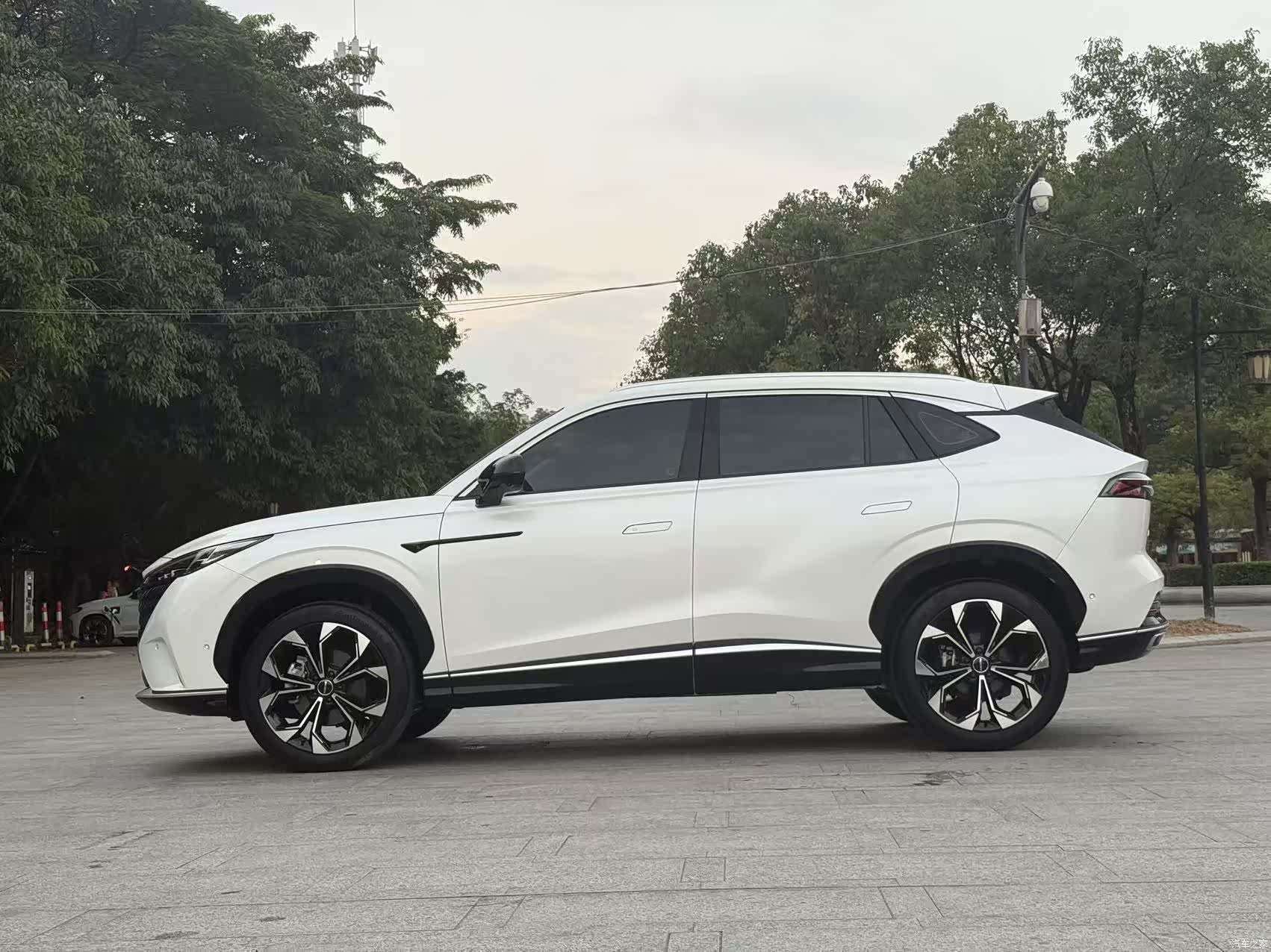 Roewe RX5, 2023 17