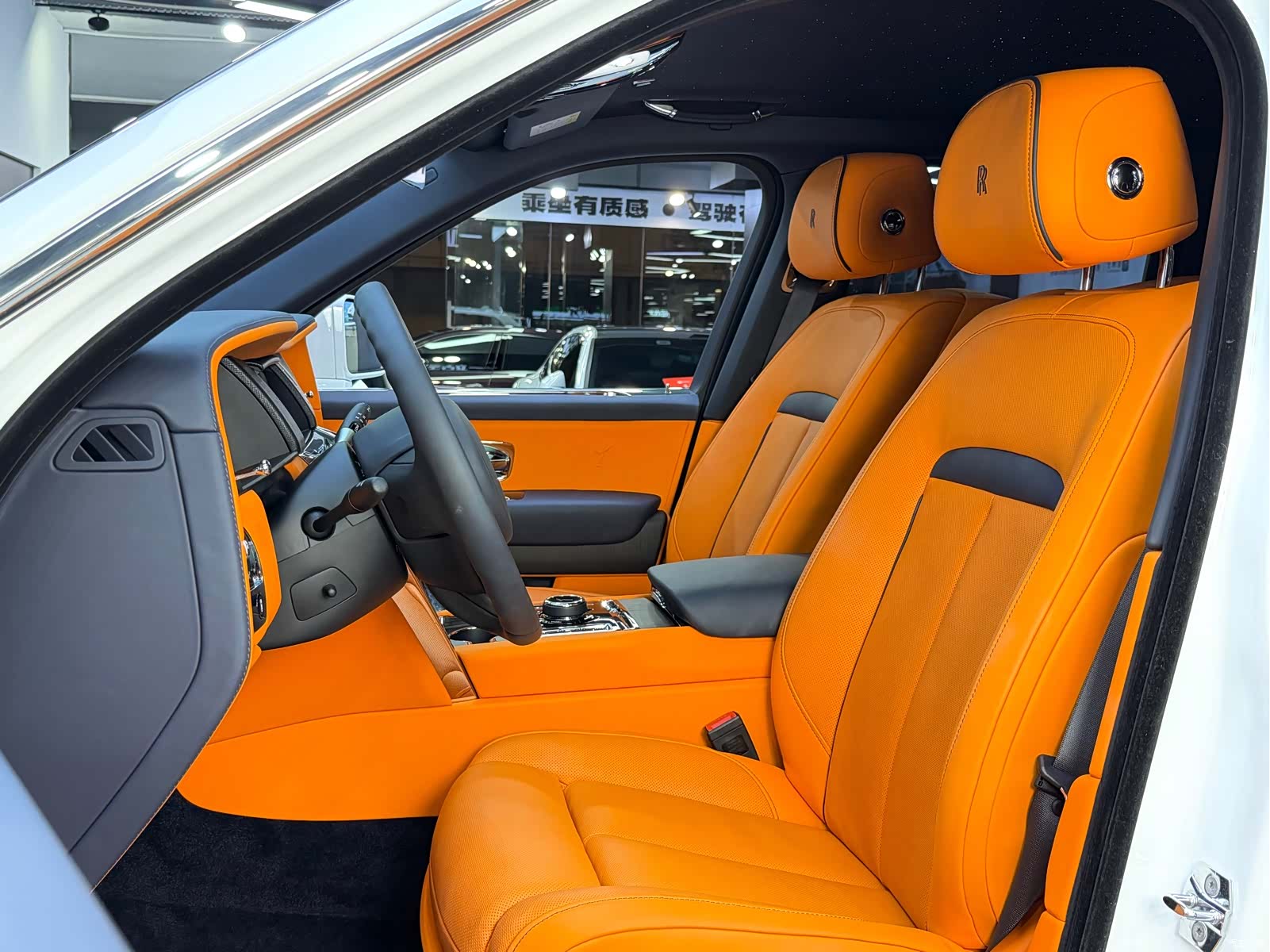 Rolls-Royce Cullinan, 2023 11