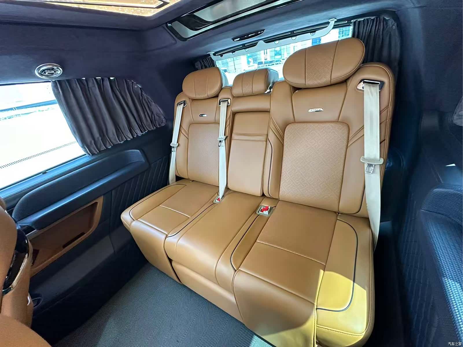 Mercedes-Benz V-Class, 2022 16
