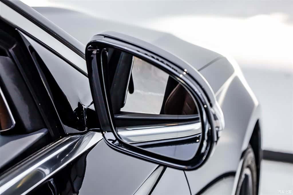Mercedes-Benz E-Class, 2023 11