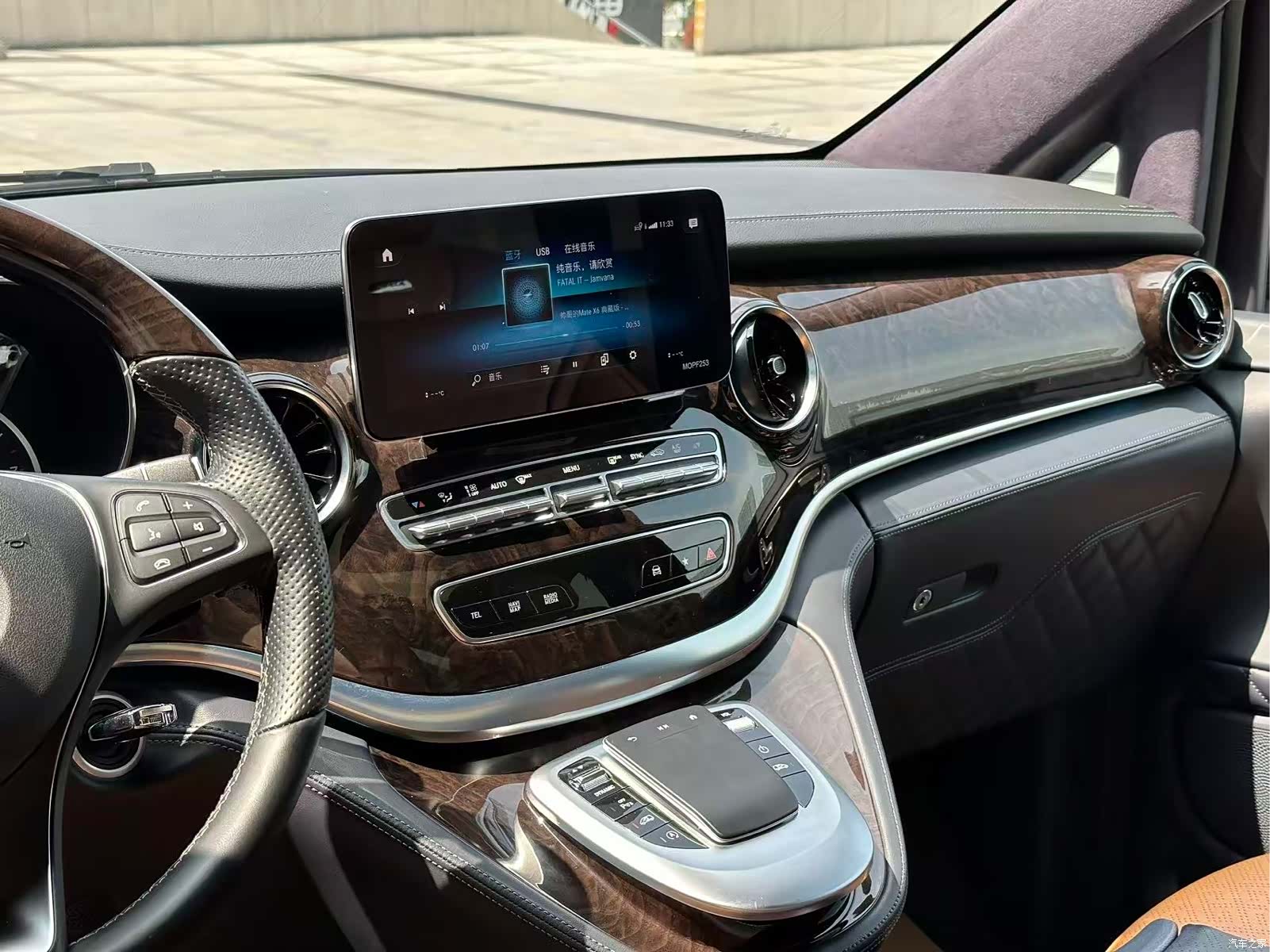 Mercedes-Benz V-Class, 2022 11