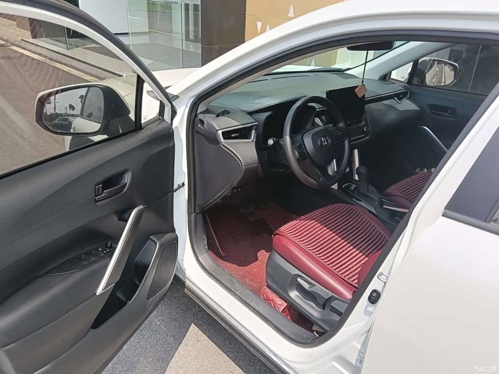 Toyota Corolla, 2023 все фото