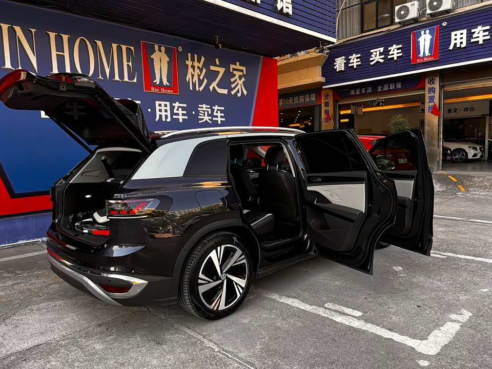 Volkswagen ID.6 CROZZ