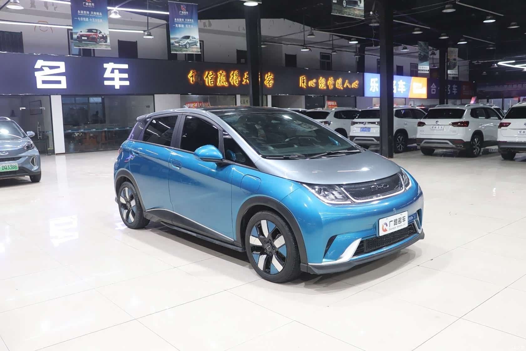 BYD Dolphin, 2023 все фото
