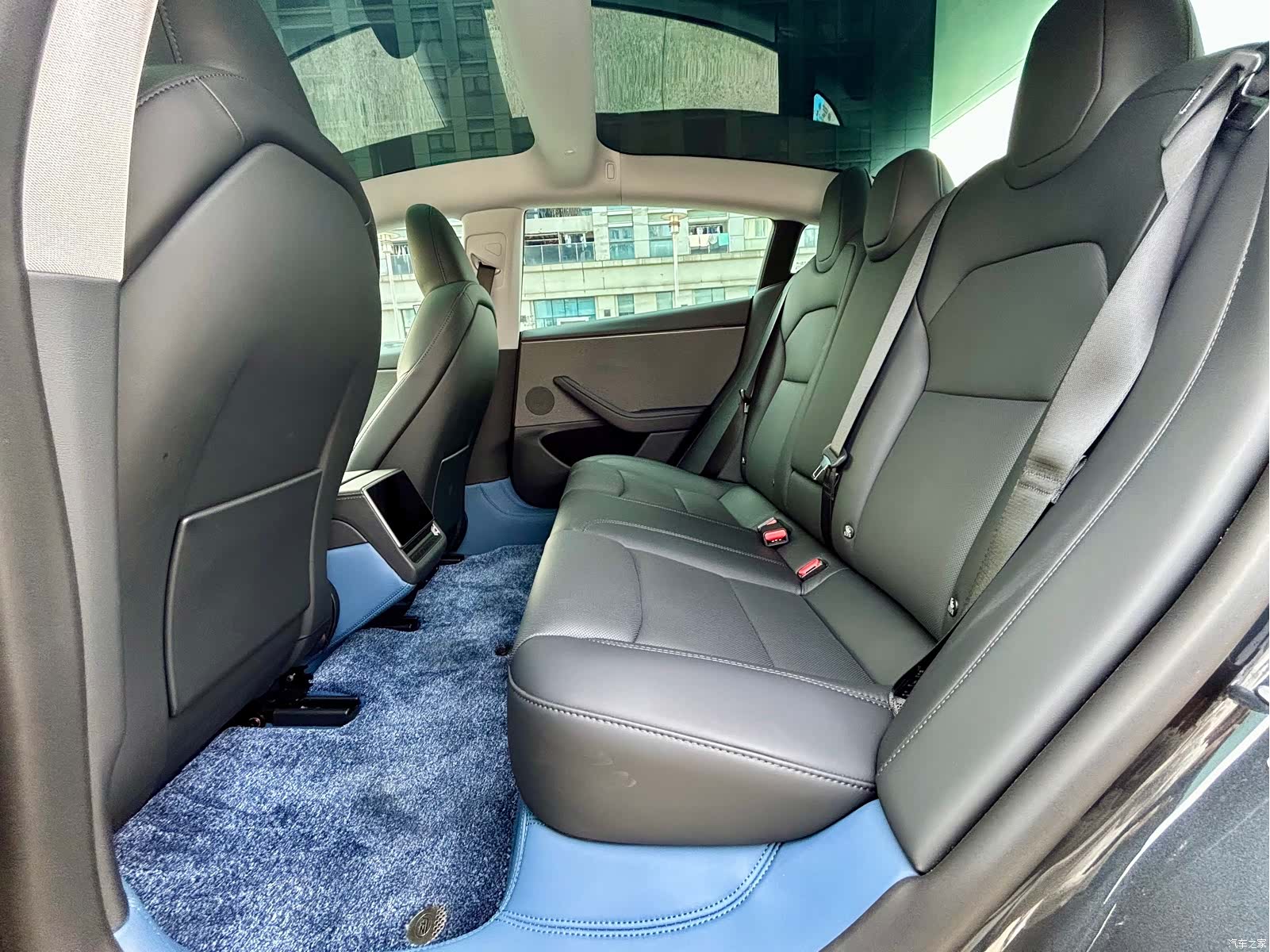 Tesla Model 3, 2025 13
